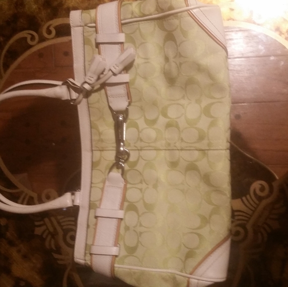COACH  VERY RARE LIGHT GREEN&WHITE HANDBAG - Picture 3 of 8